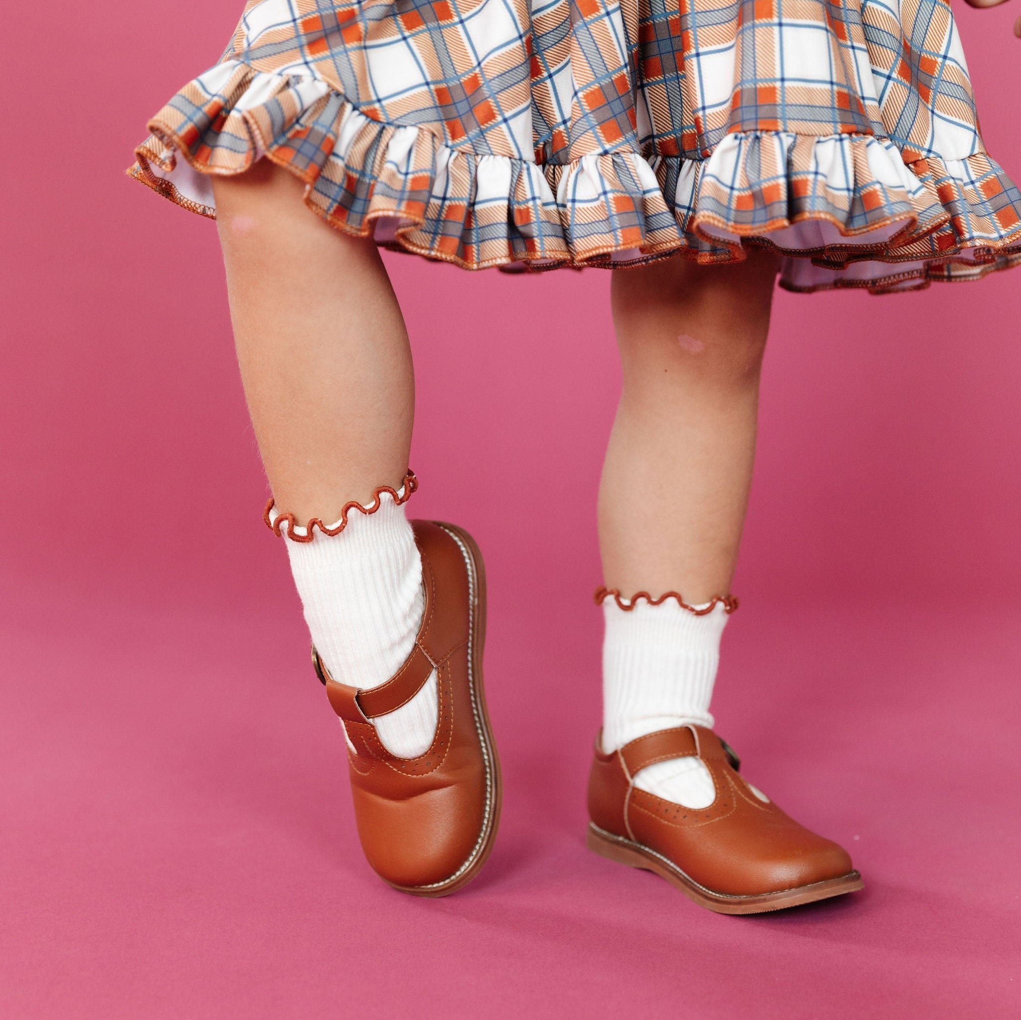 girls neutral lettuce trim ribbed midi socks