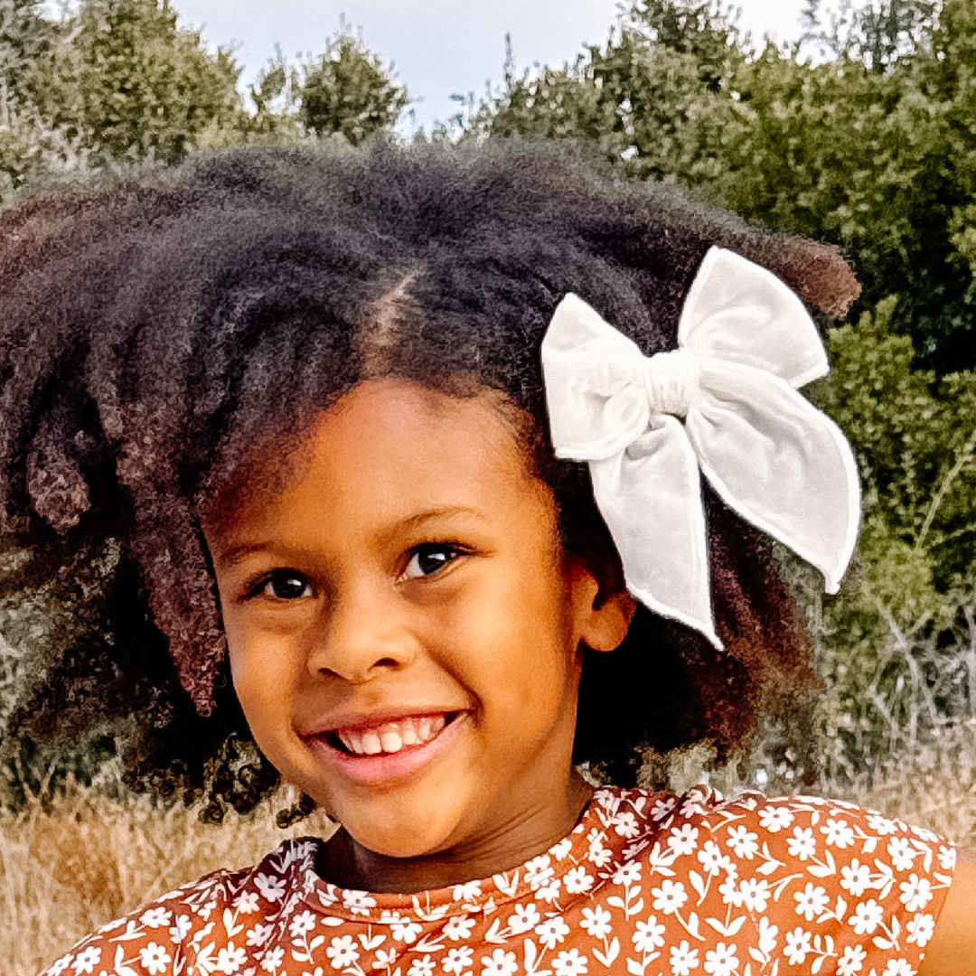 Party Girl Bow - Ivory Velvet